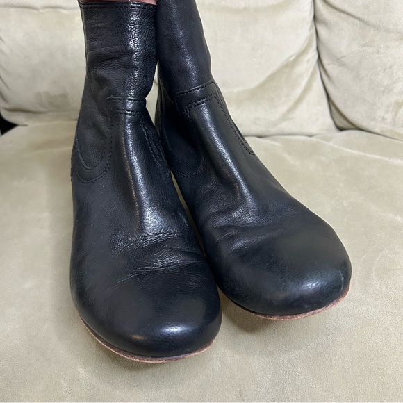 Frye Carson Wedge Bootie 8.5 - Picture 3 of 11